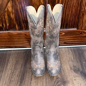 Roper Brown Heeled Boots